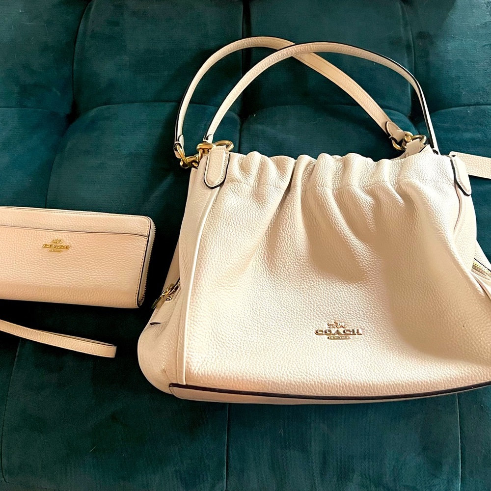 Coach Maya bag with matching wallet. Mint.
